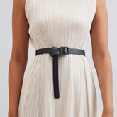 Black leather women's classic-belt with distinctive self-link metal buckle